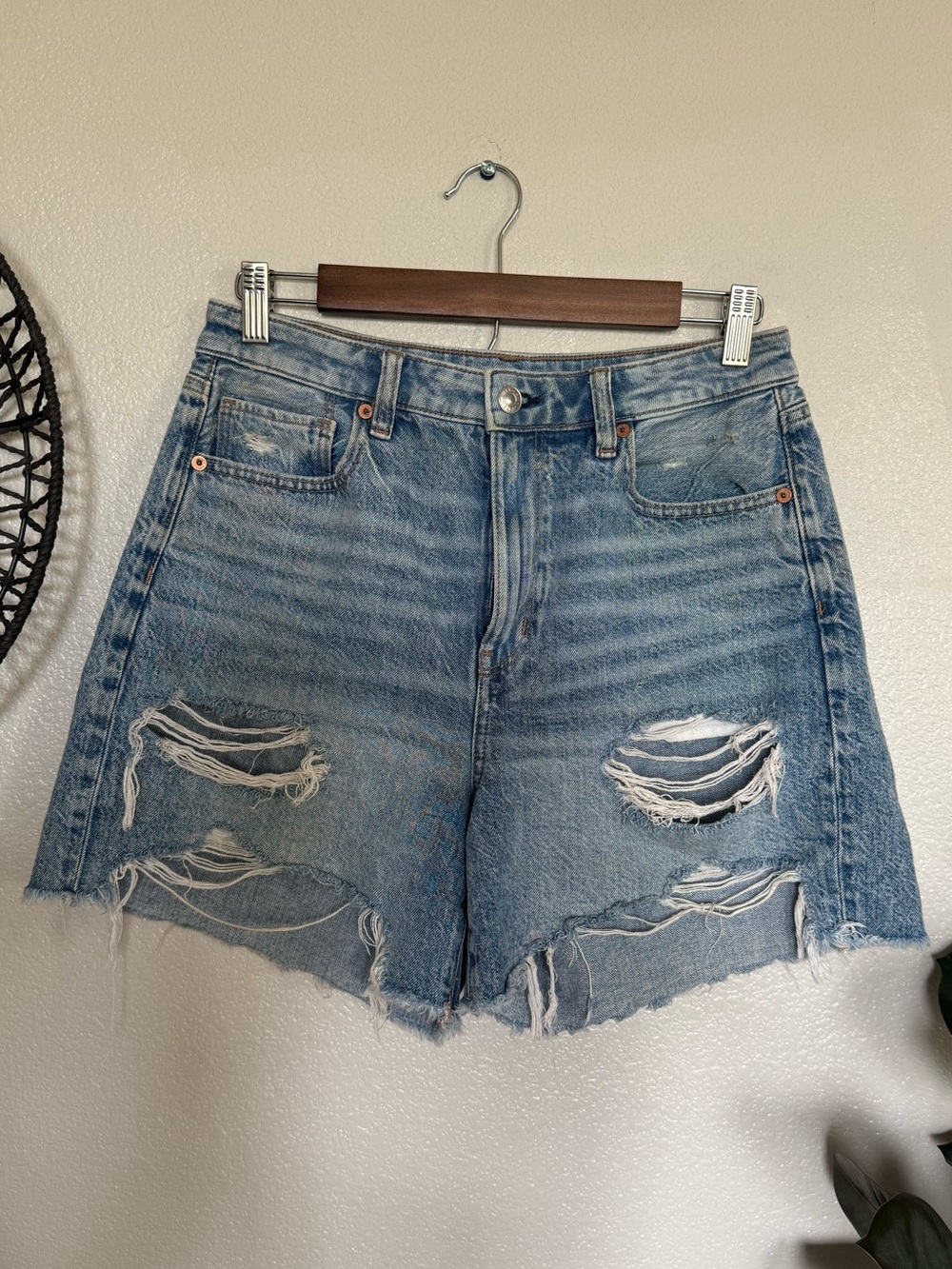 American Eagle Outfitters Distressed Light Blue Denim Shorts (6)